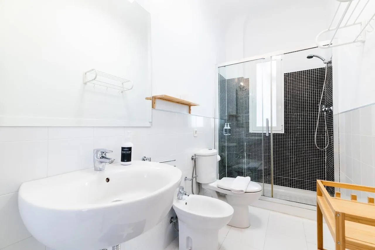 Apartment Wekey Homes San Miguel Con Patio, Centro Ciudad Granada